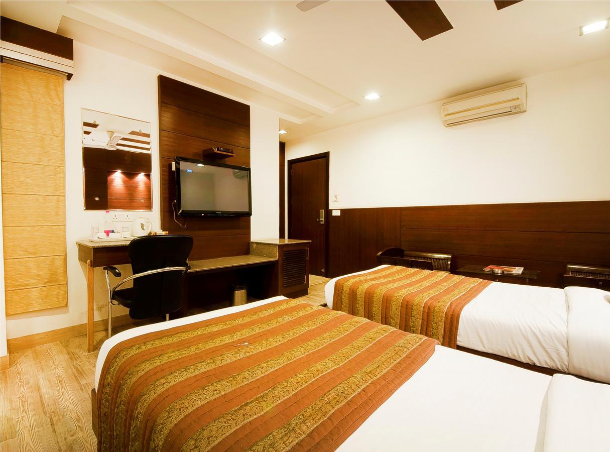 Hotel Amaltas International - Delhi-16 Neu-Delhi Exterior foto
