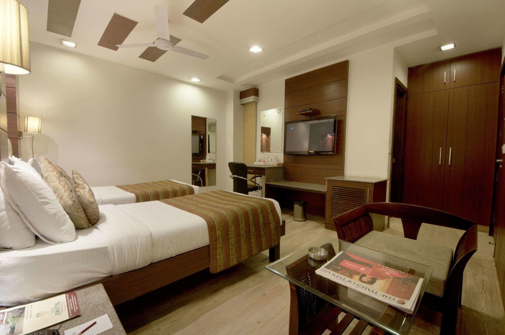 Hotel Amaltas International - Delhi-16 Neu-Delhi Exterior foto